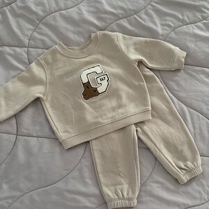 GAP Cream Toddler Sweatshirt and Pants Set